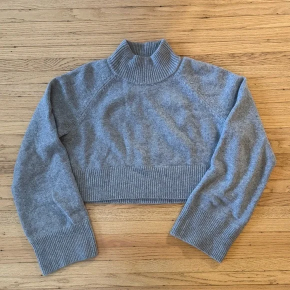 Reformation Garrett Turtleneck Cropped Cashmere Sweater in Husky Grey - Size M - Picture 4 of 10